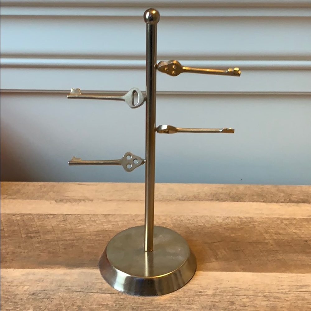 jewelry holder.